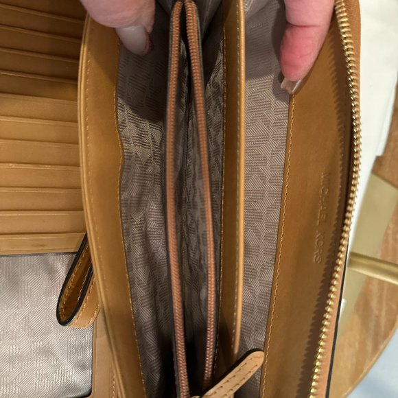 Authentic Michael Kors "Vivian" Luggage (color) Basket Weave Wallet, VGUC - Picture 8 of 12